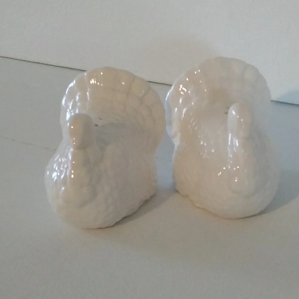 Williams Sonoma White Turkey Salt & Pepper Shakers